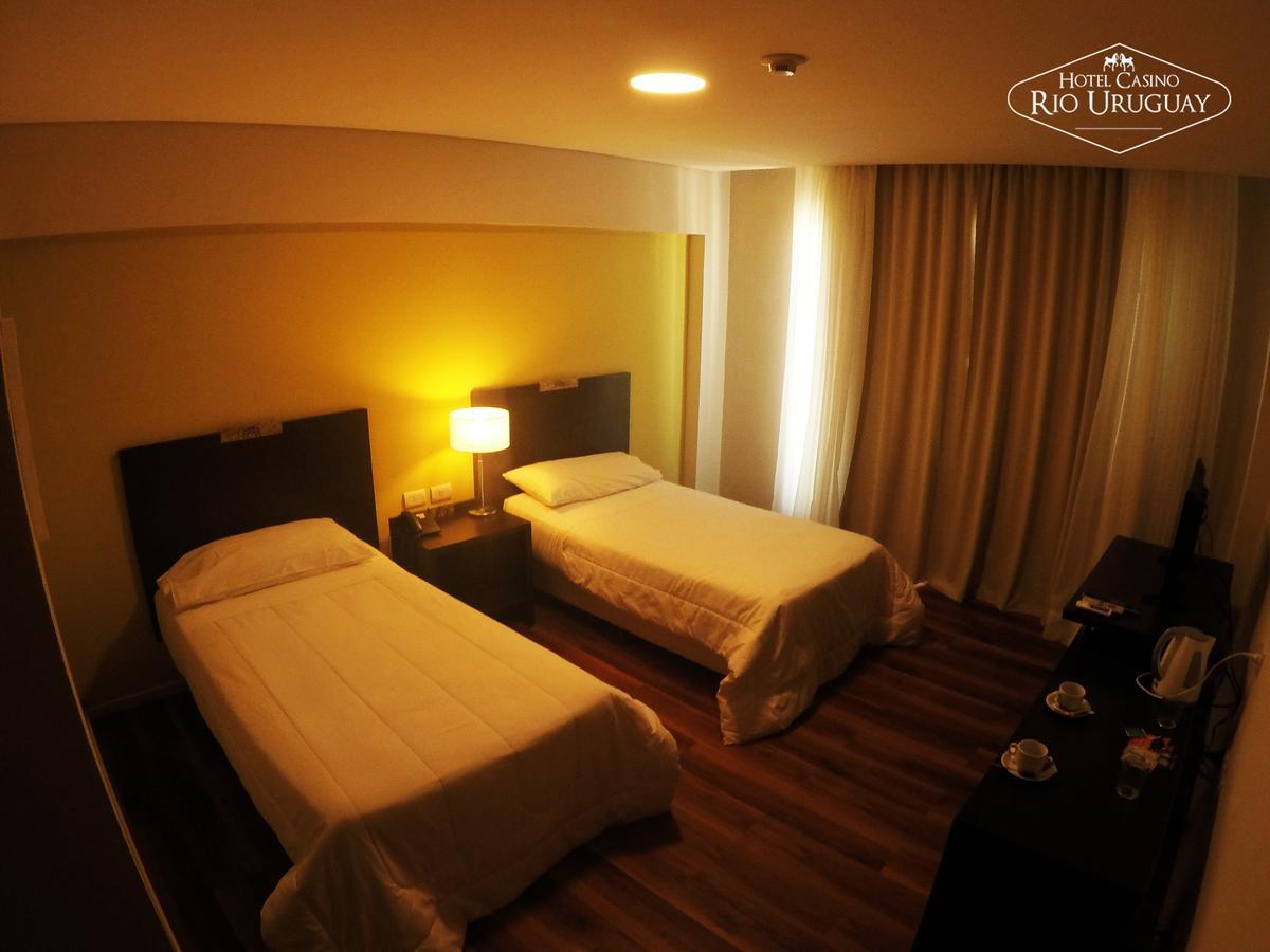Hotel Casino Rio Uruguay 帕索德洛斯利布雷斯 外观 照片
