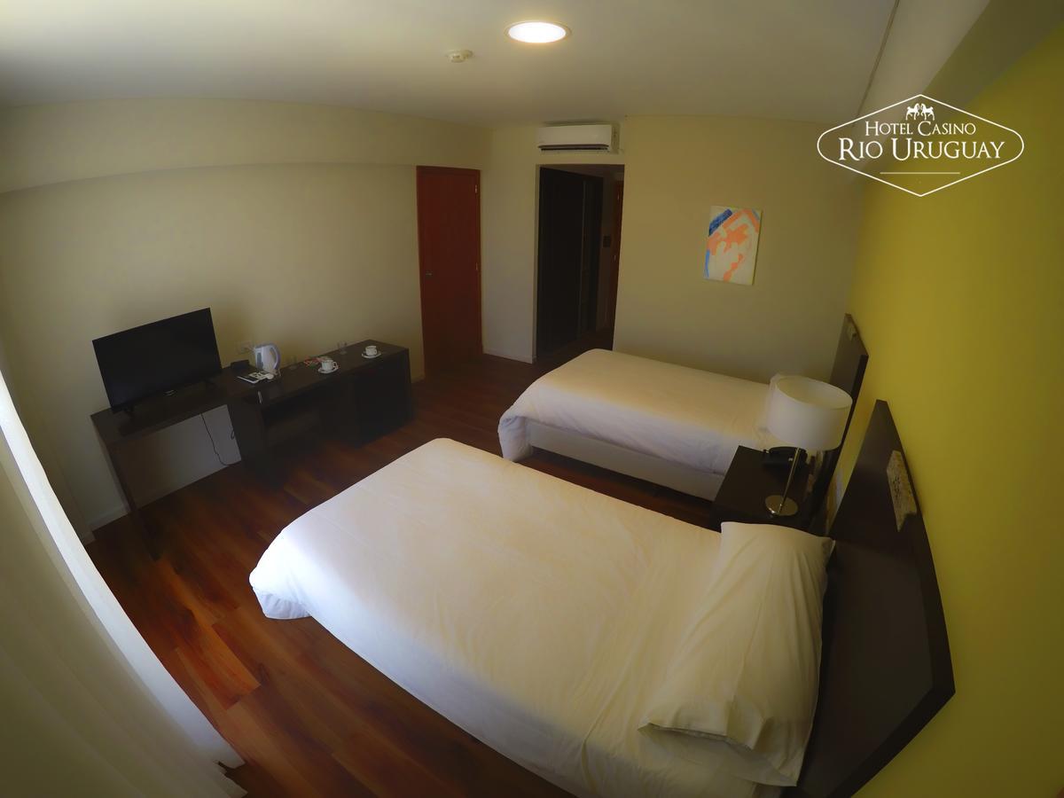 Hotel Casino Rio Uruguay 帕索德洛斯利布雷斯 外观 照片